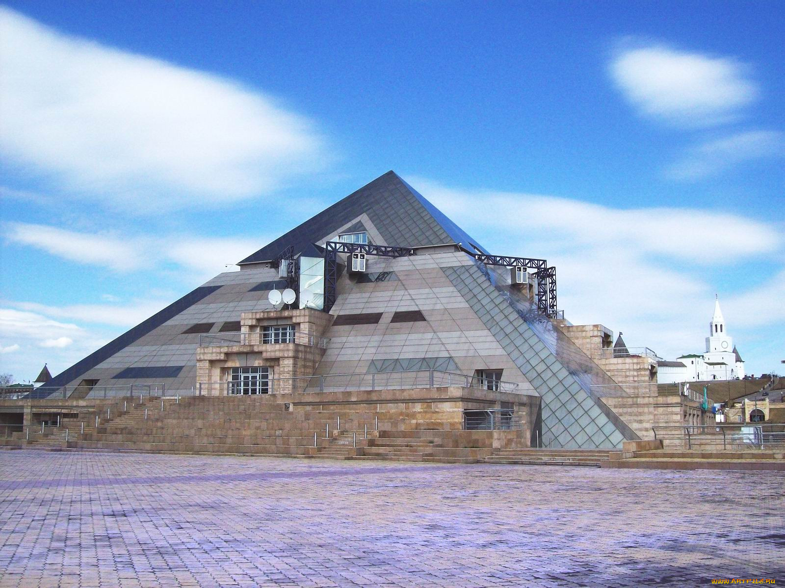 пирамида казань фото
